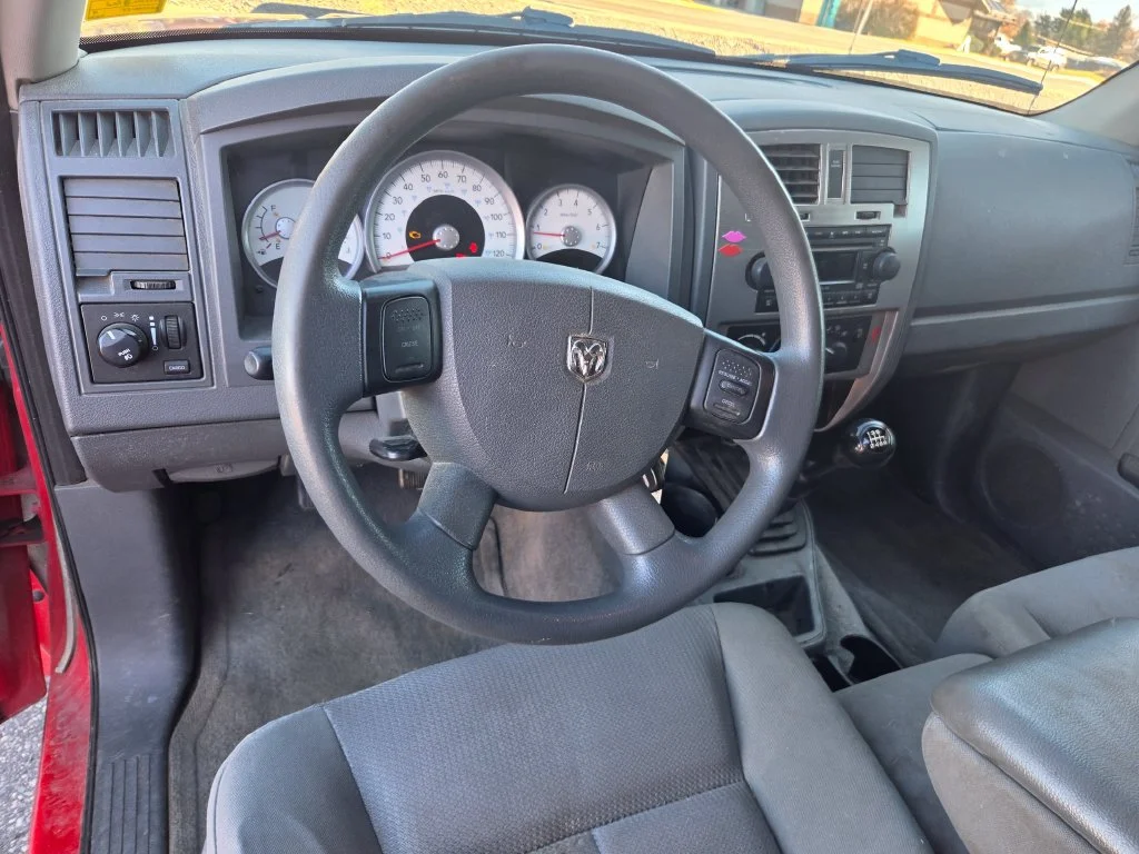Used 2006 Red Dodge SLT image 4