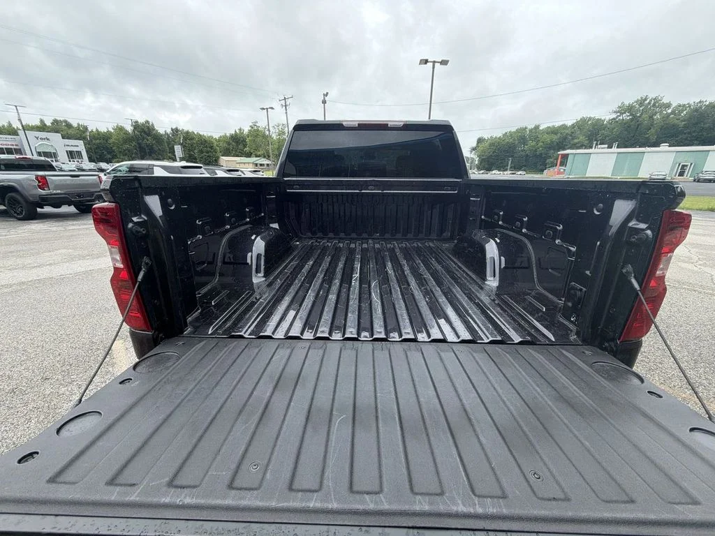 Used 2023 Gray Chevrolet LT image 25