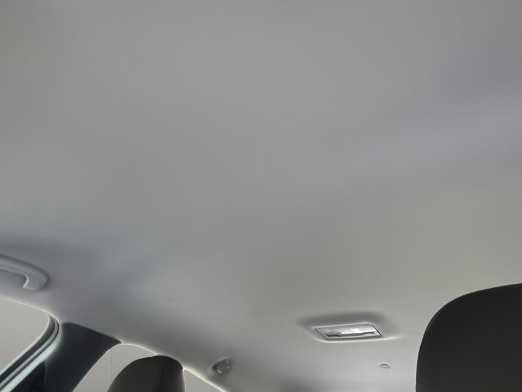 Used 2024 Summit White Chevrolet LT image 32