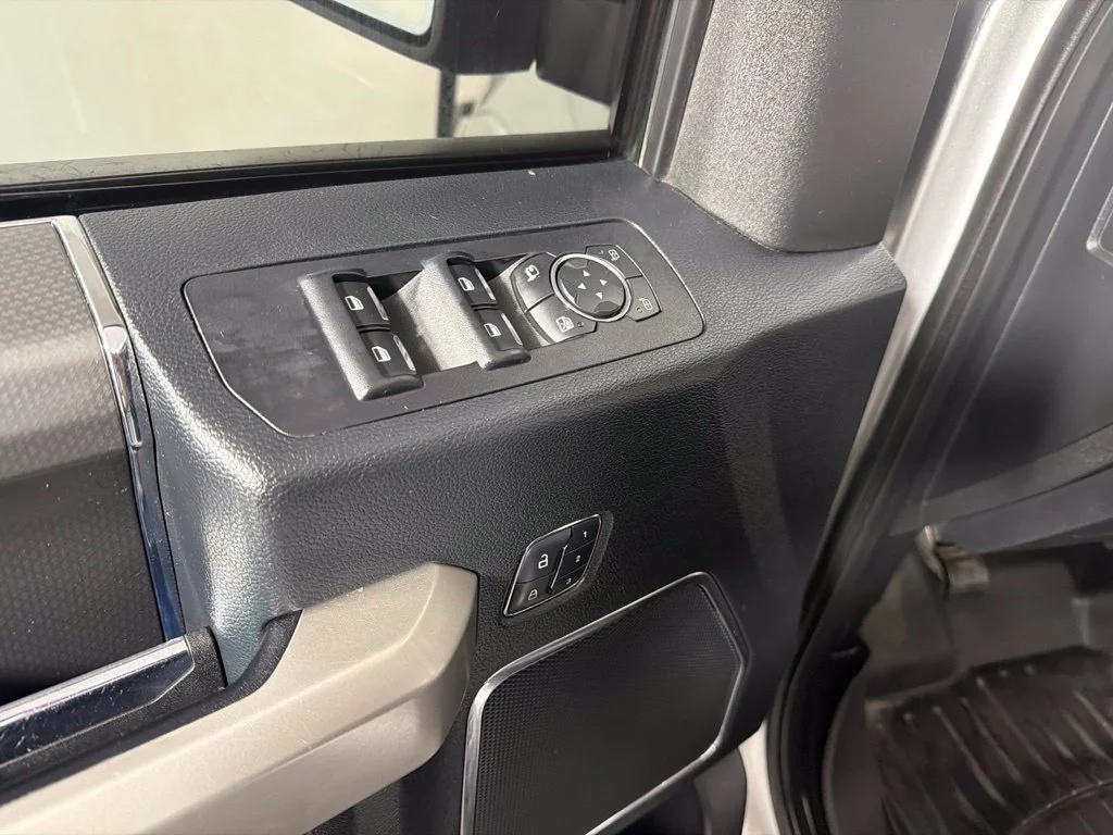 Used 2015 Ingot Silver Metallic Ford Lariat image 11