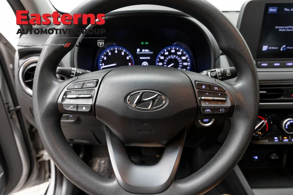 Used 2022 Silver Hyundai SEL image 12