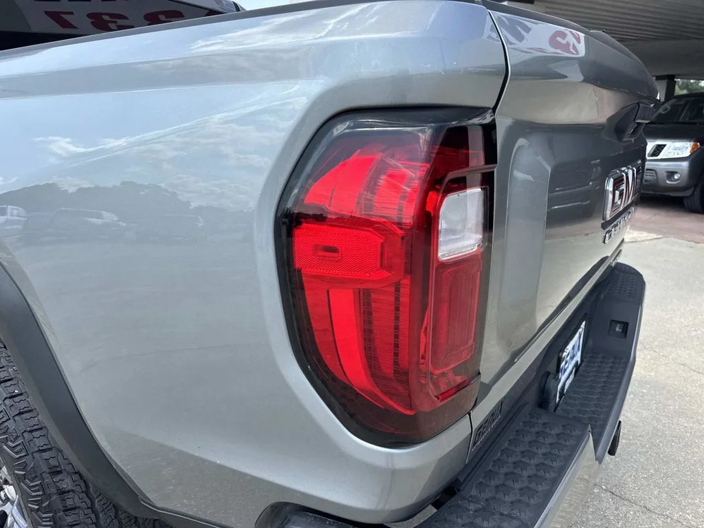 Used 2024 Silver GMC Elevation image 13
