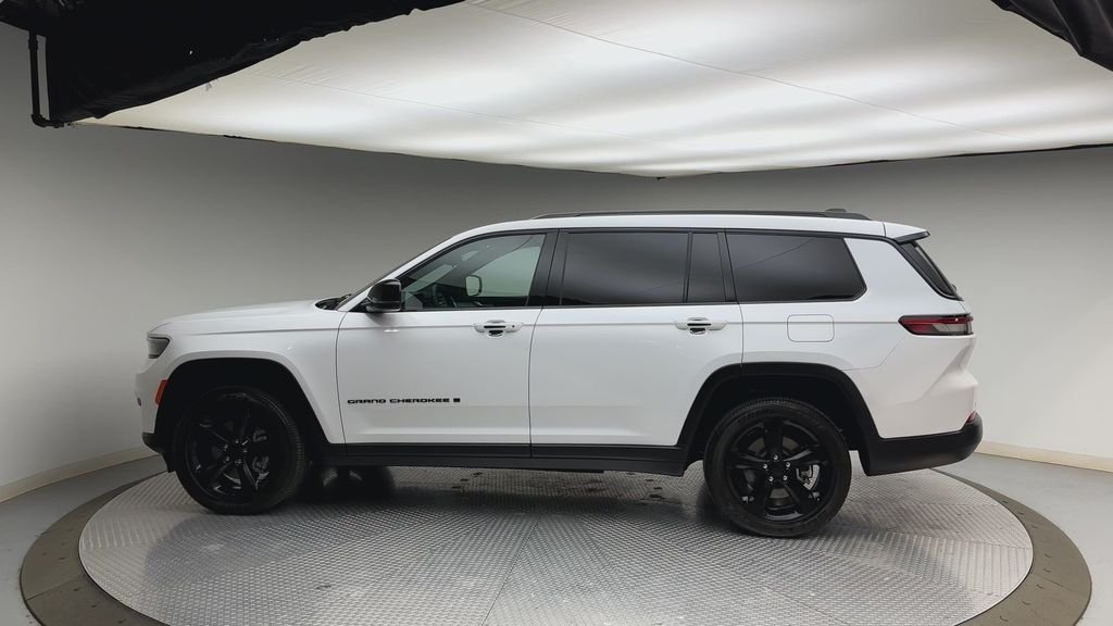 Used 2025 Bright White Clearcoat Jeep Altitude X image 5