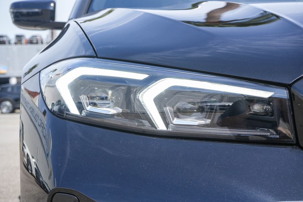 New 2026 Black Sapphire Metallic BMW 330i xDrive image 10