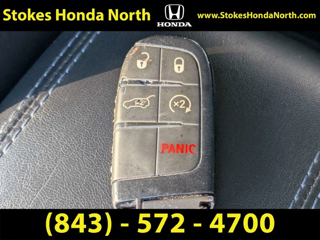 Used 2022 Black Jeep Latitude image 30