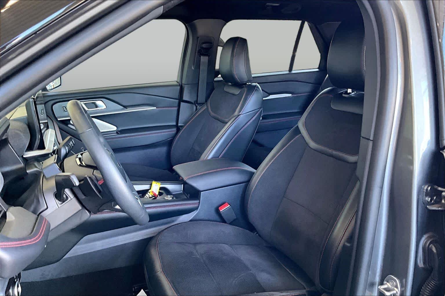 Used 2025 Carbonized Gray Metallic Ford ST image 8