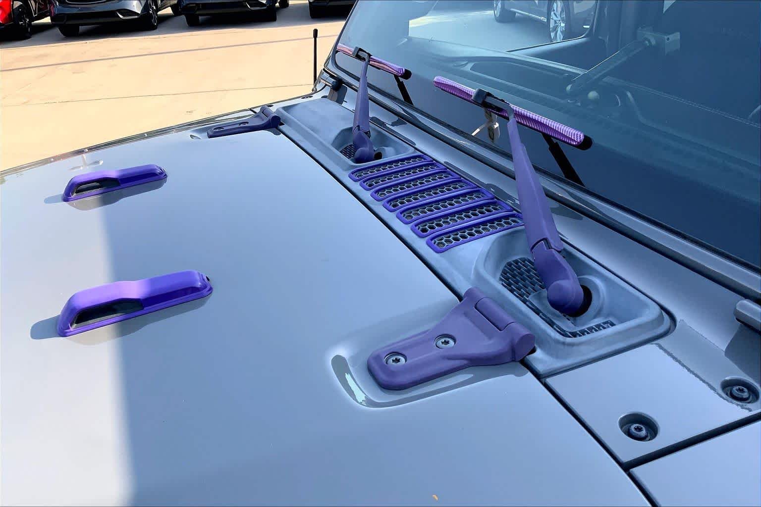 Used 2018 Sting-Gray Clearcoat Jeep Sahara image 14