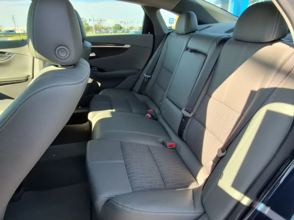 Used 2019 Blue Velvet Metallic Chevrolet LS image 7