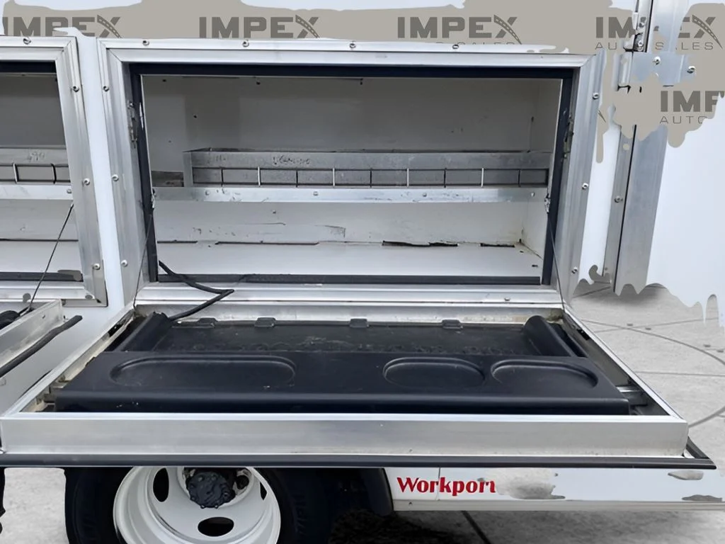 Used 2024 White Ford Base image 39