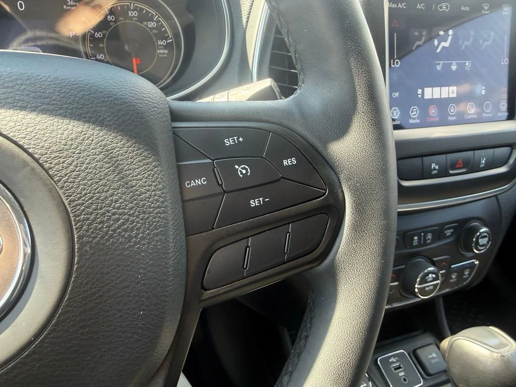 Used 2022 White Jeep Trailhawk image 20