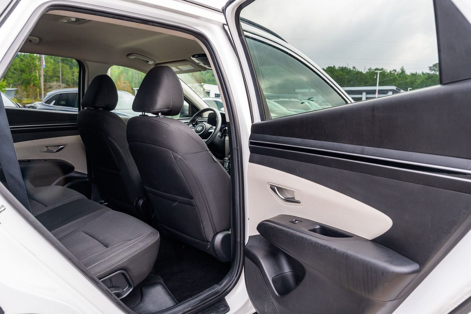 Used 2024 White Hyundai SEL image 13