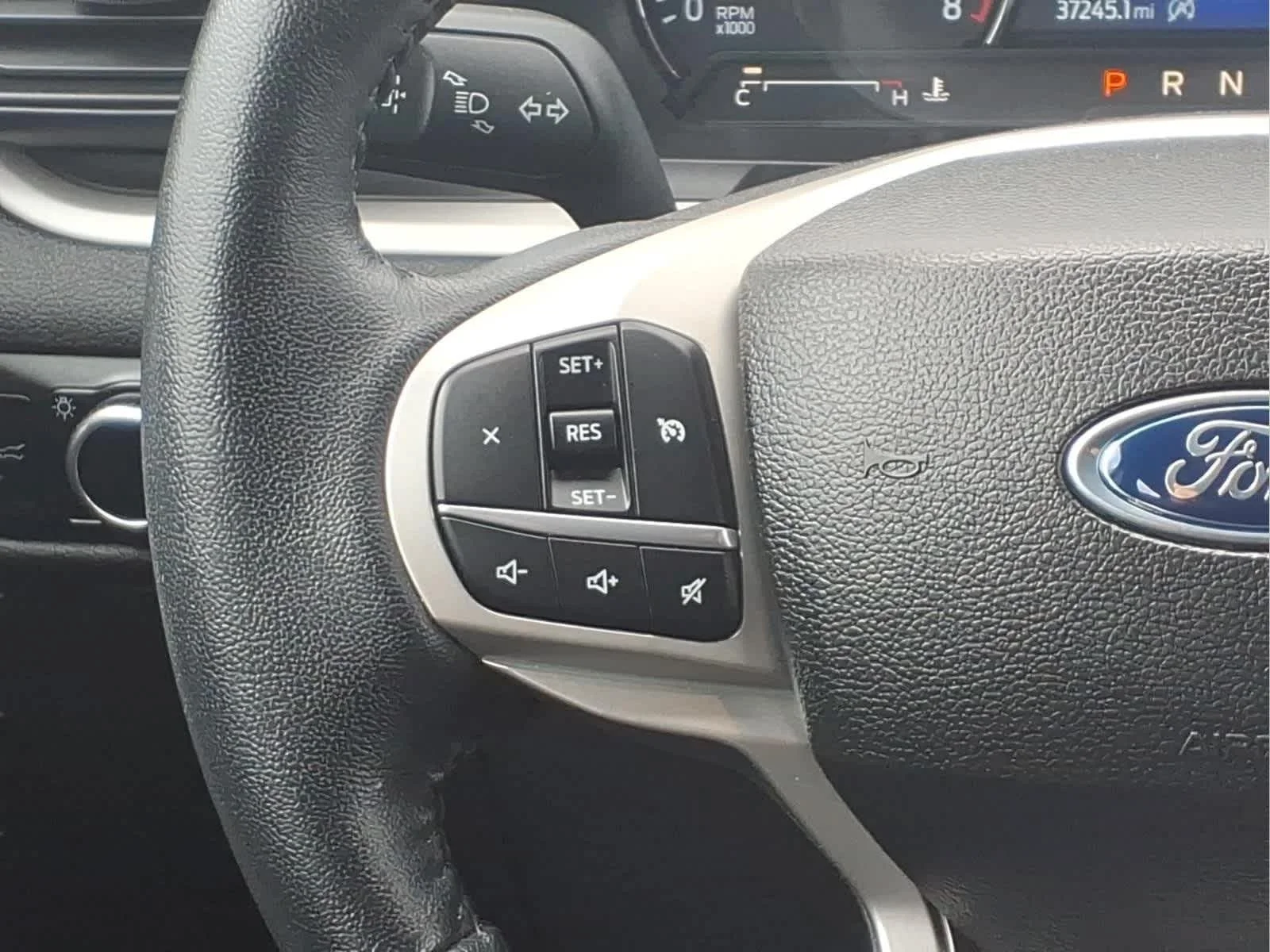Used 2023 Iconic Silver Ford XLT image 22