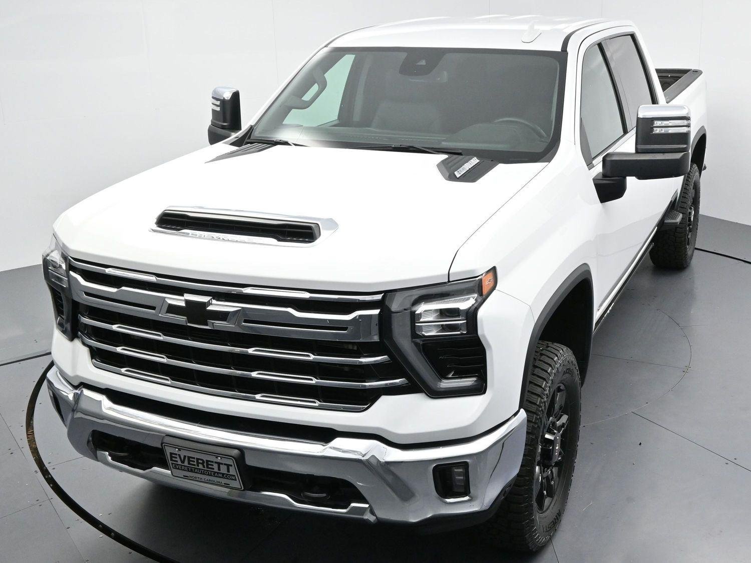 Used 2024 Summit White Chevrolet LTZ image 36
