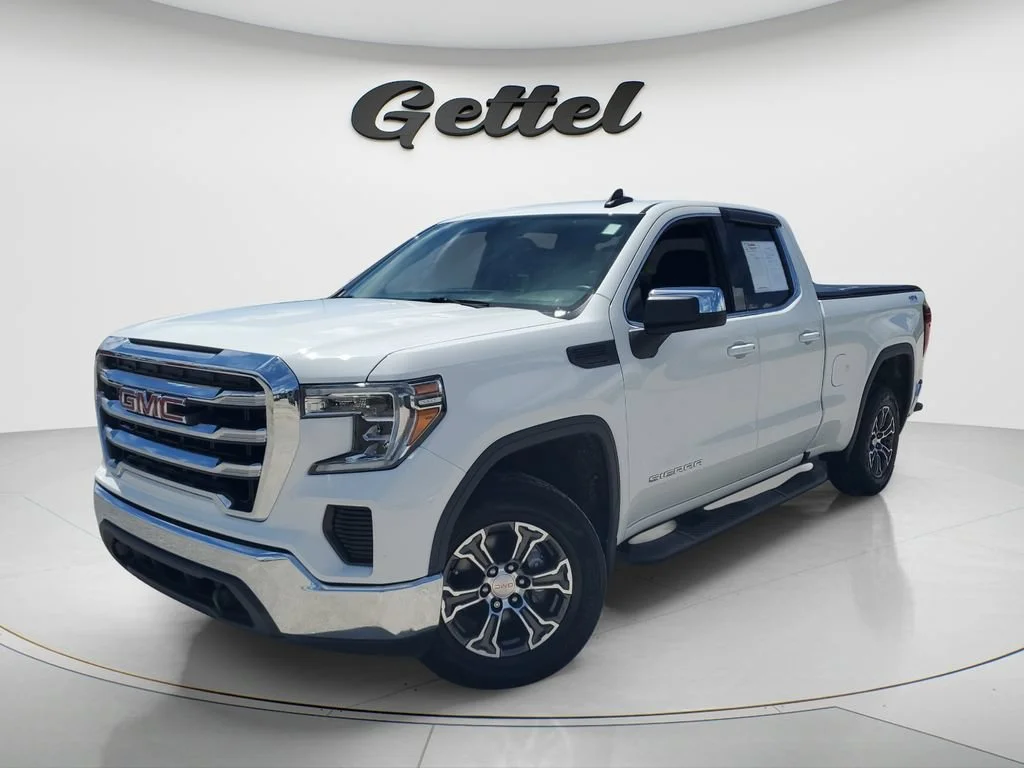 Used 2020 SUMMIT WHITE GMC SLE image 1