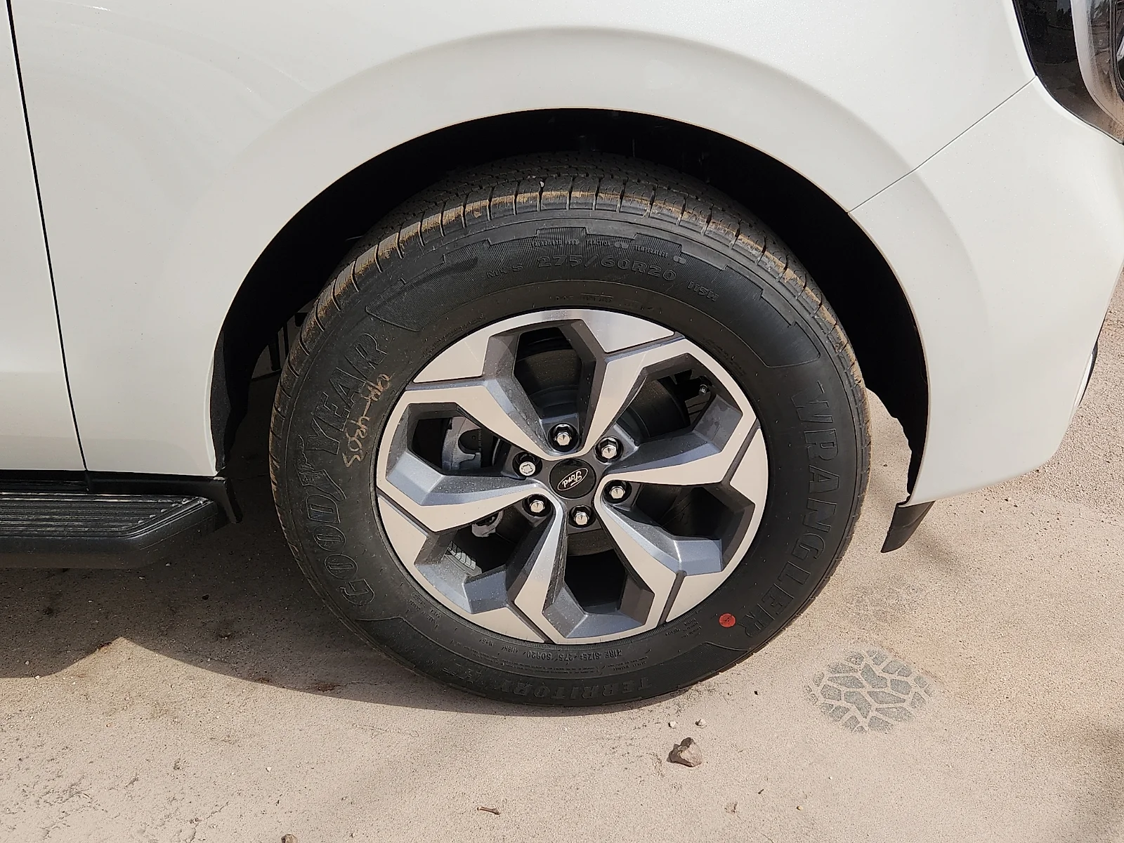 New 2027 Star White Metallic Tri-Coat Ford MAX Active image 9