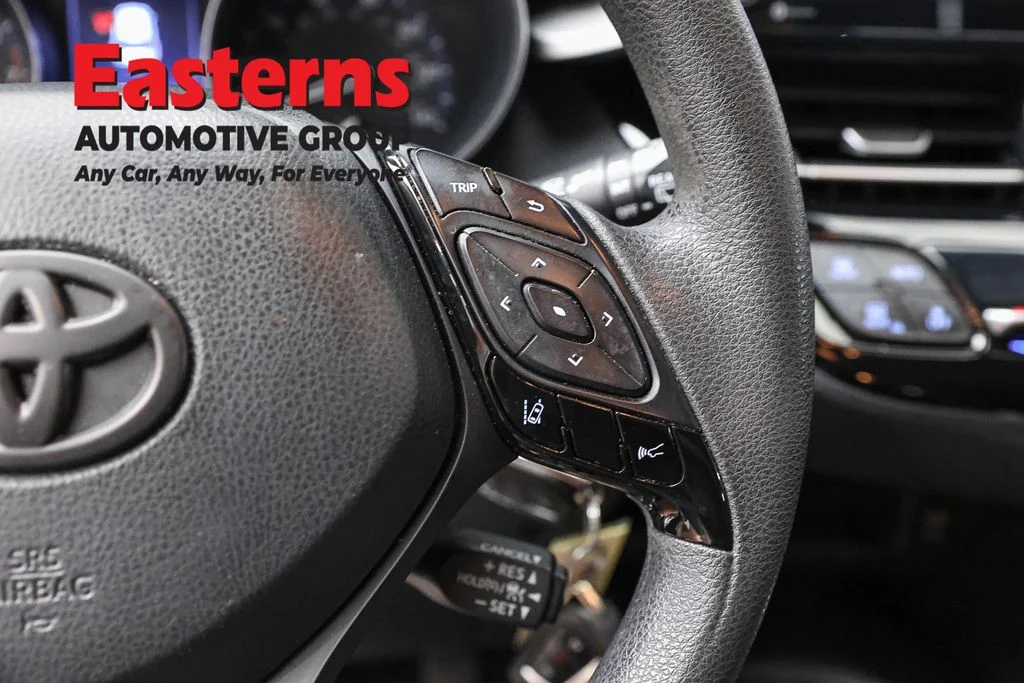 Used 2021 White Toyota LE image 15