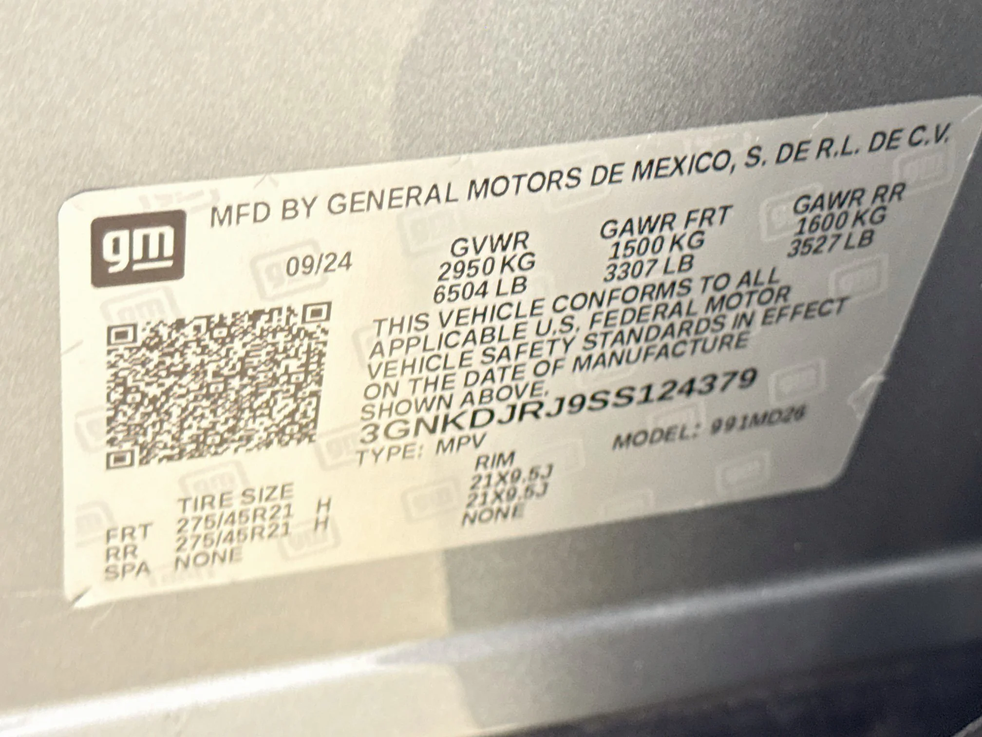 Used 2025 Sterling Gray Metallic Chevrolet RS image 33