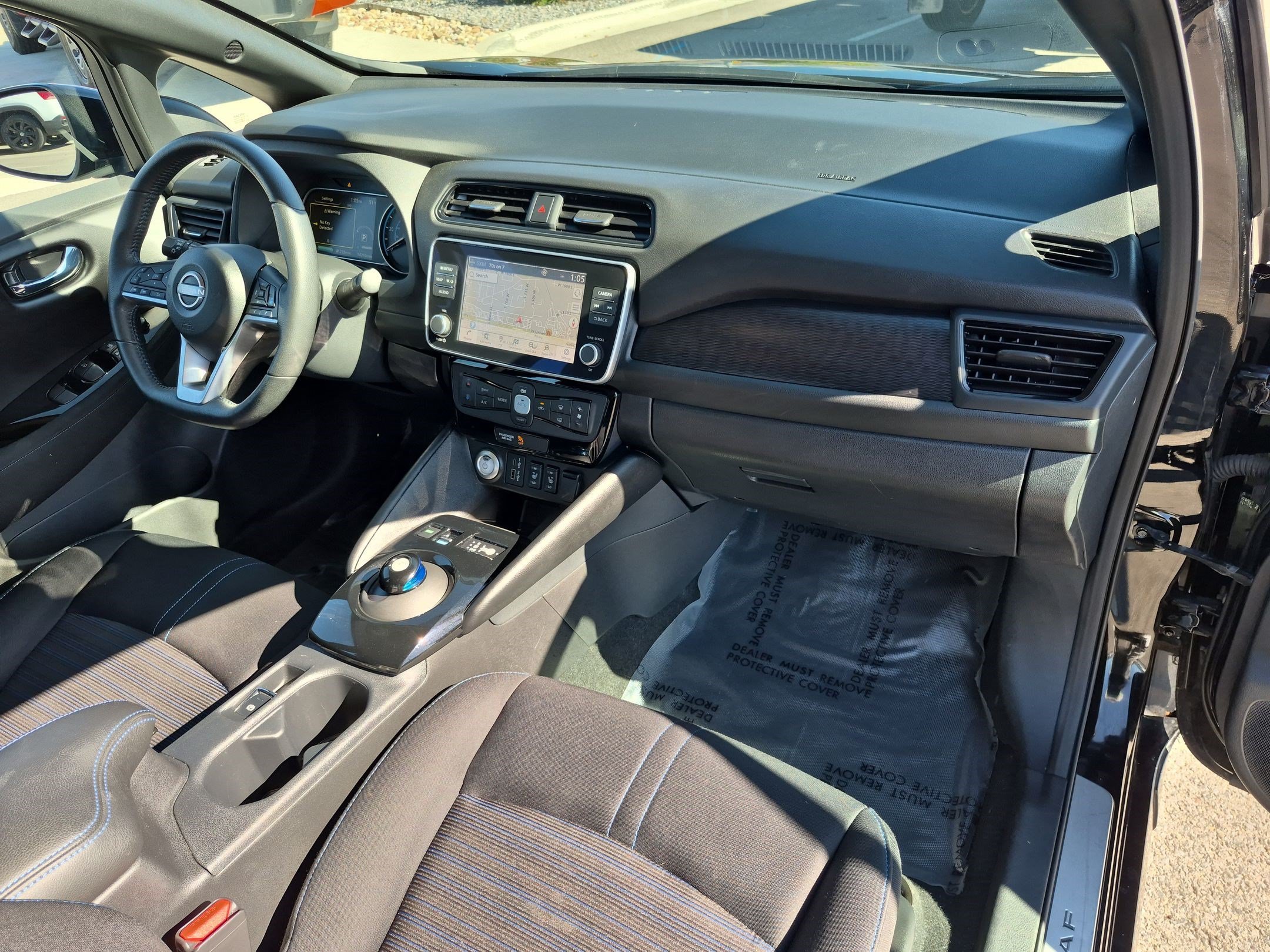 Used 2025 Super Black Nissan SV PLUS image 32