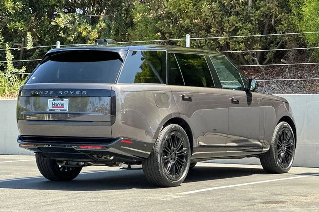 New 2026 Charente Grey Land Rover SE image 5