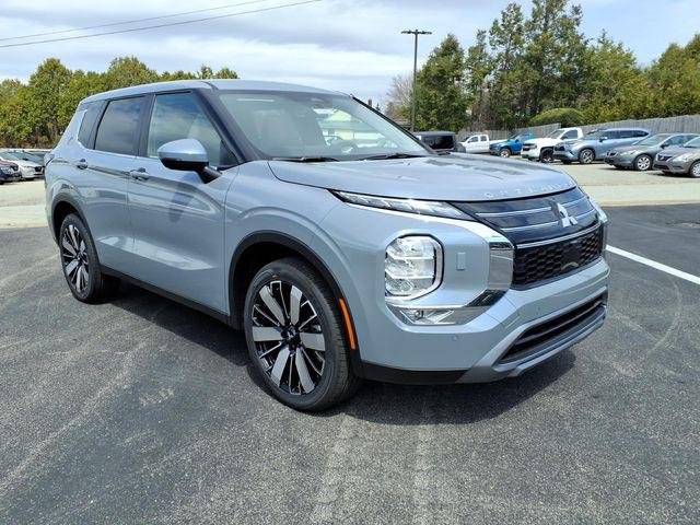 2026 Mitsubishi Outlander SE S-AWC's photo