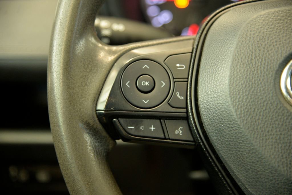 2020 Toyota RAV4 LE - Photo 22