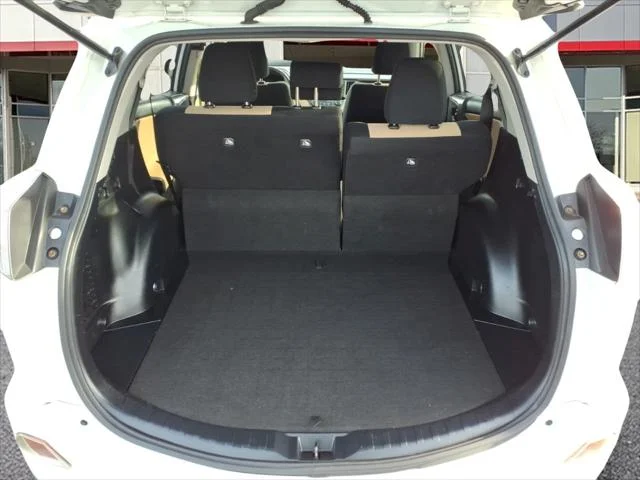 Certified Used 2017 SUPER WHITE Toyota  image 19