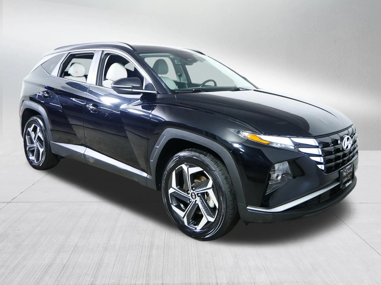 Used 2023 Phantom Black Hyundai SEL image 1