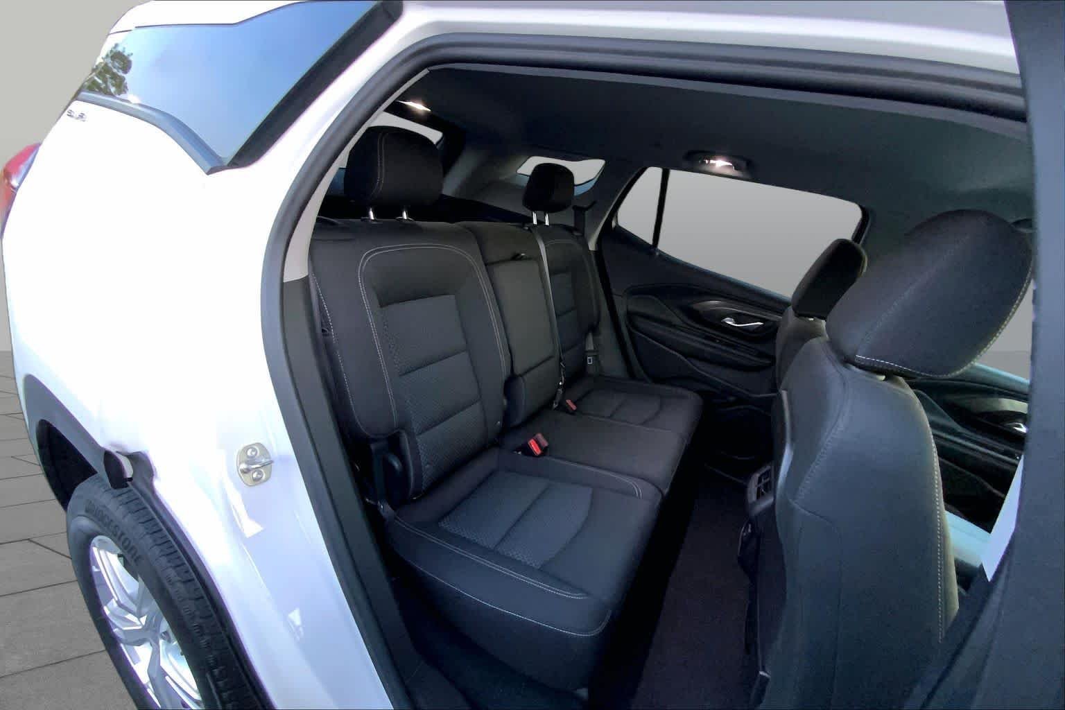 Used 2024 Summit White GMC SLE image 17