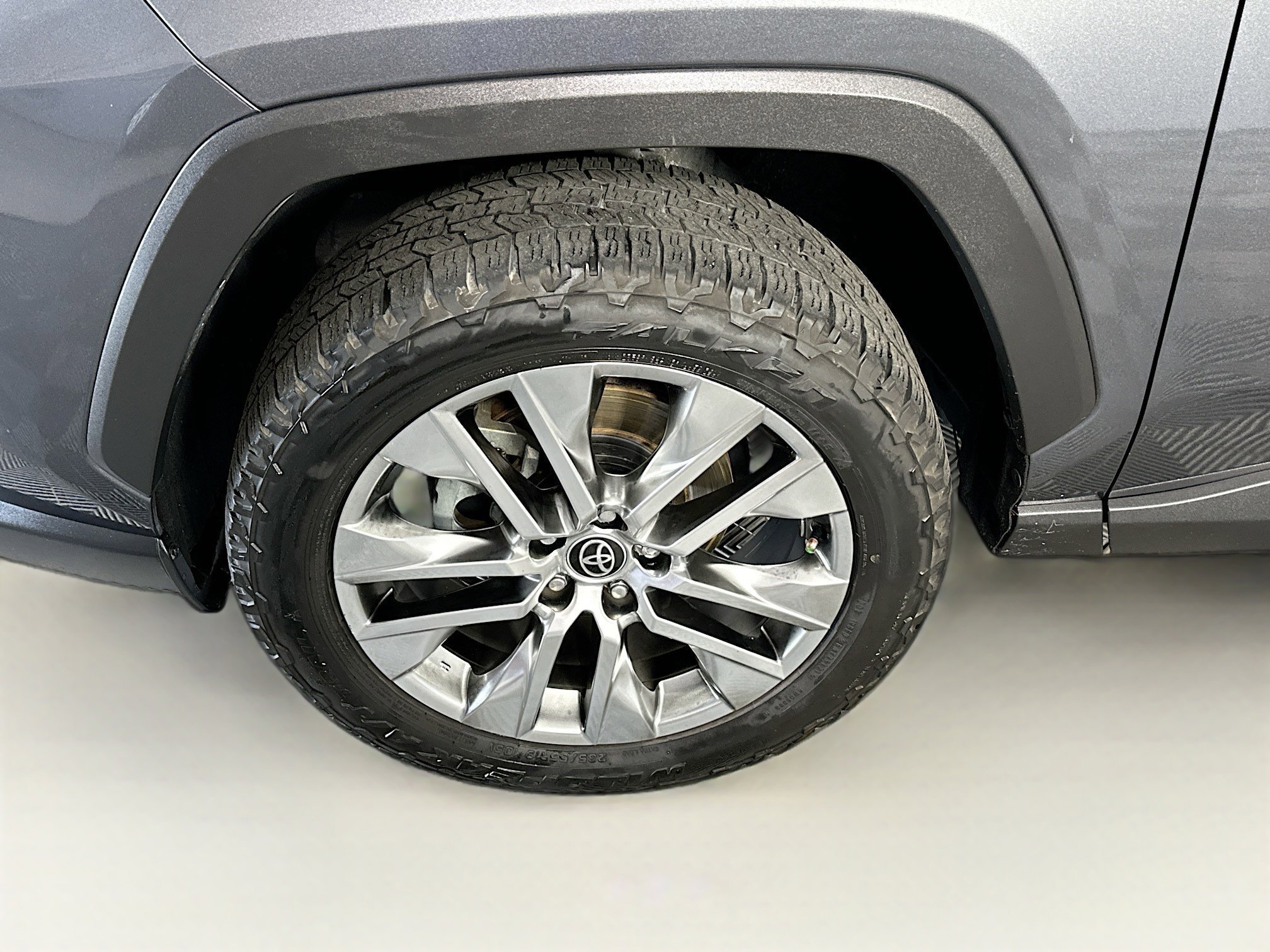 Used 2021 Magnetic Gray Metallic Toyota XLE Premium image 11