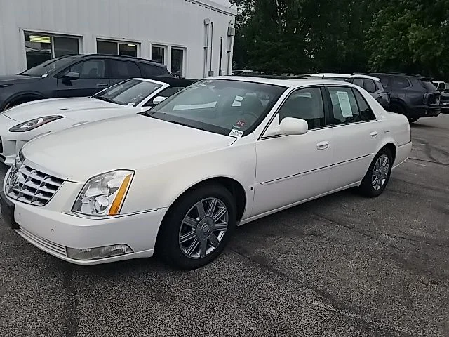 Used 2006 White Cadillac Base image 13