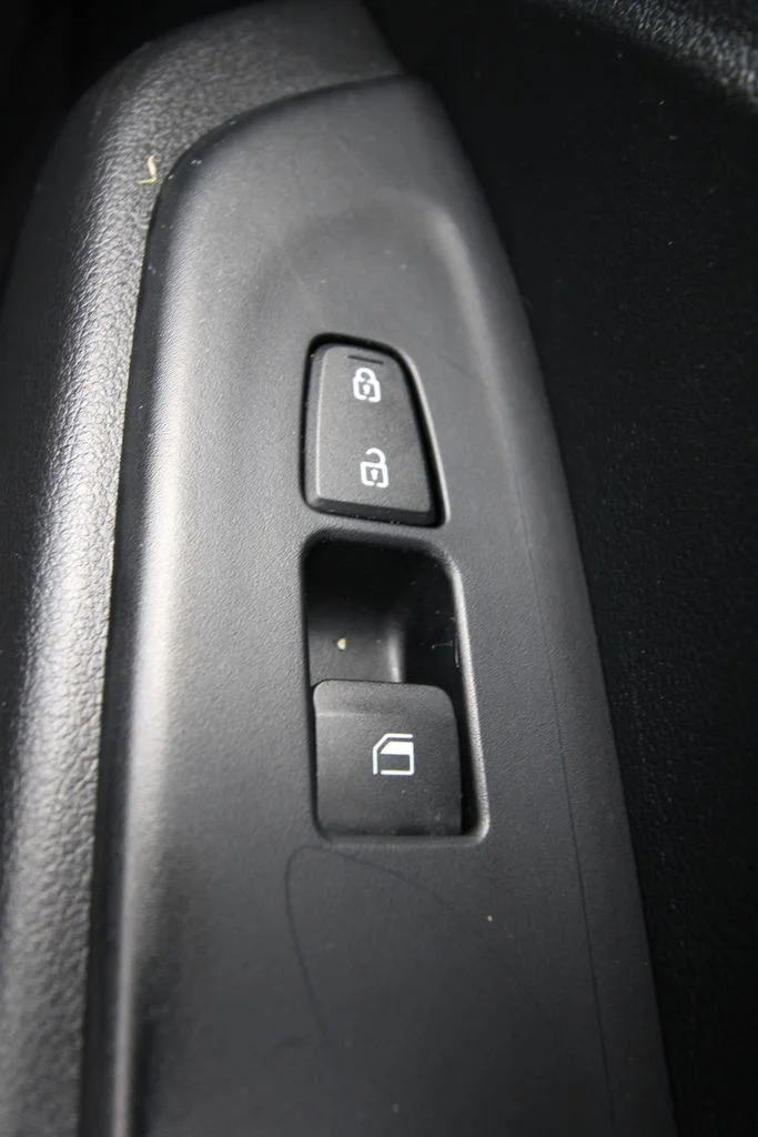 Used 2025 Gray Hyundai SEL image 23