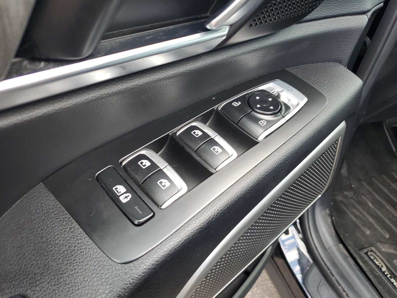 Used 2023 Black Kia EX image 13