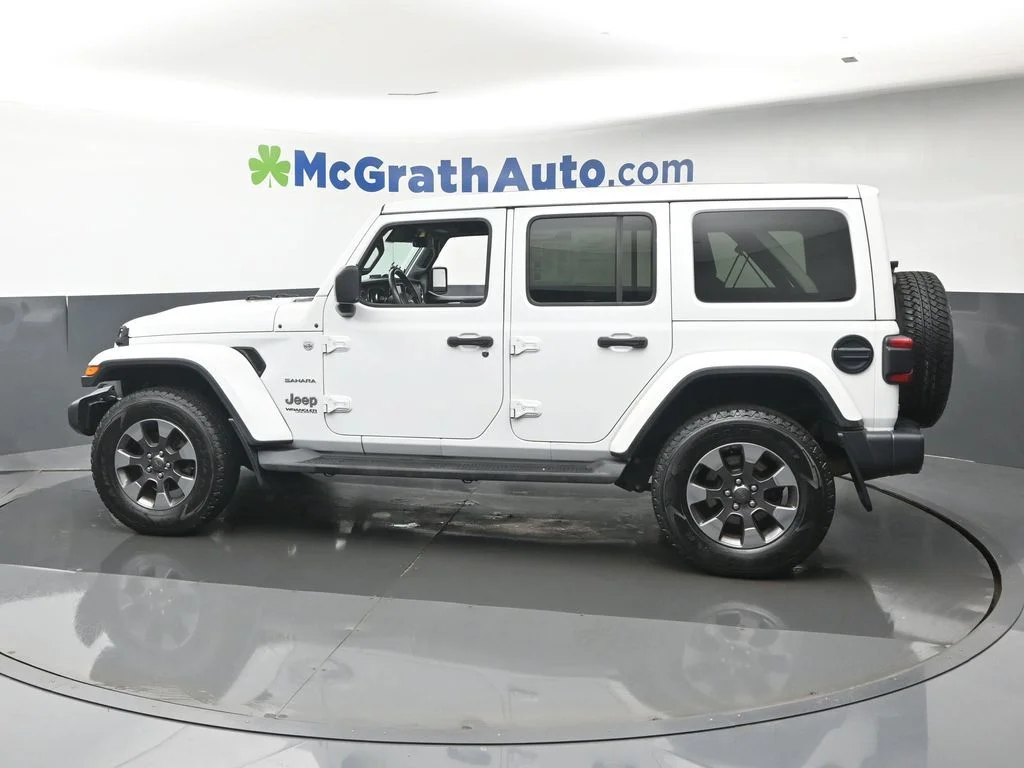 Used 2019 White Jeep Unlimited Sahara image 23