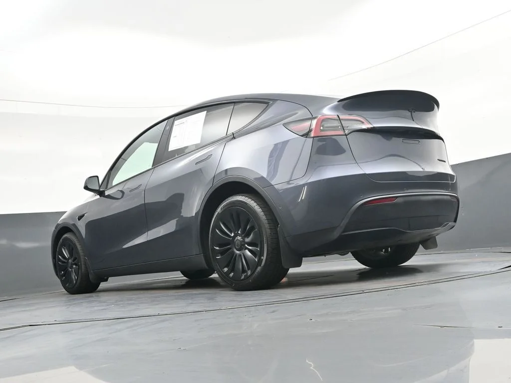 Used 2022  Tesla Long Range image 41