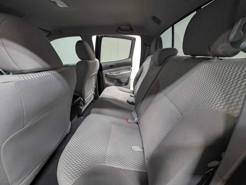 Used 2015 Black Toyota Base image 12
