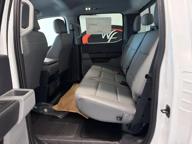 New 2027 Oxford White Ford F-350® XL image 29