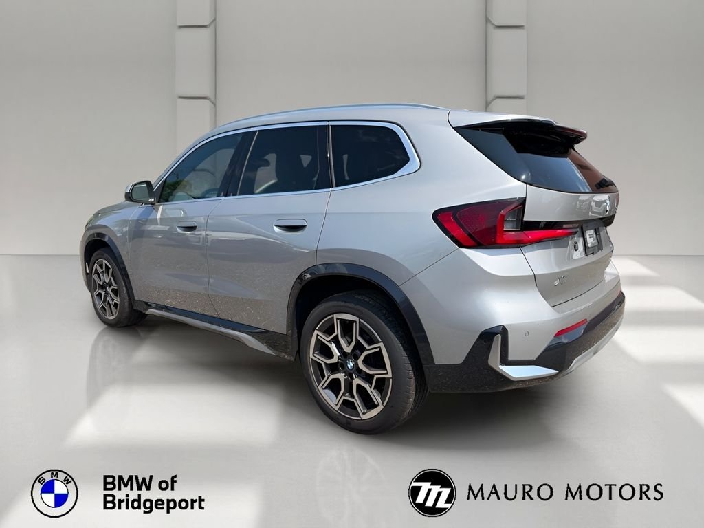 Used 2024 Silver BMW xDrive28i image 6