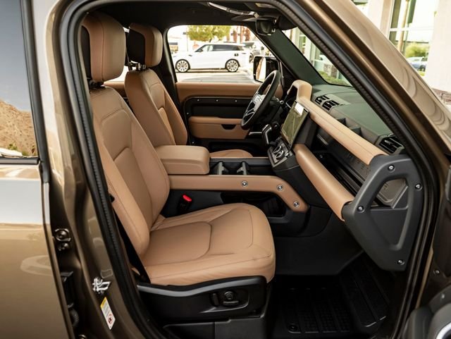 New 2026 Gondwana Stone Metallic Land Rover S image 36