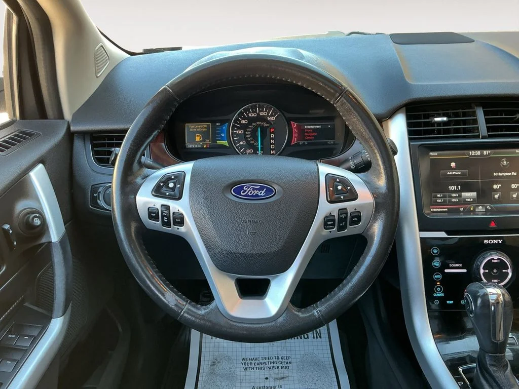 Used 2011 White Ford Limited image 13