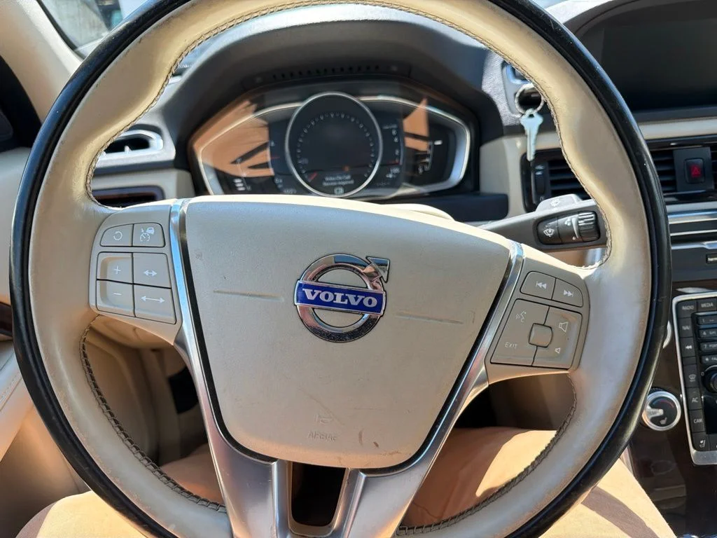 Used 2015 Blue Volvo T6 Platinum image 10