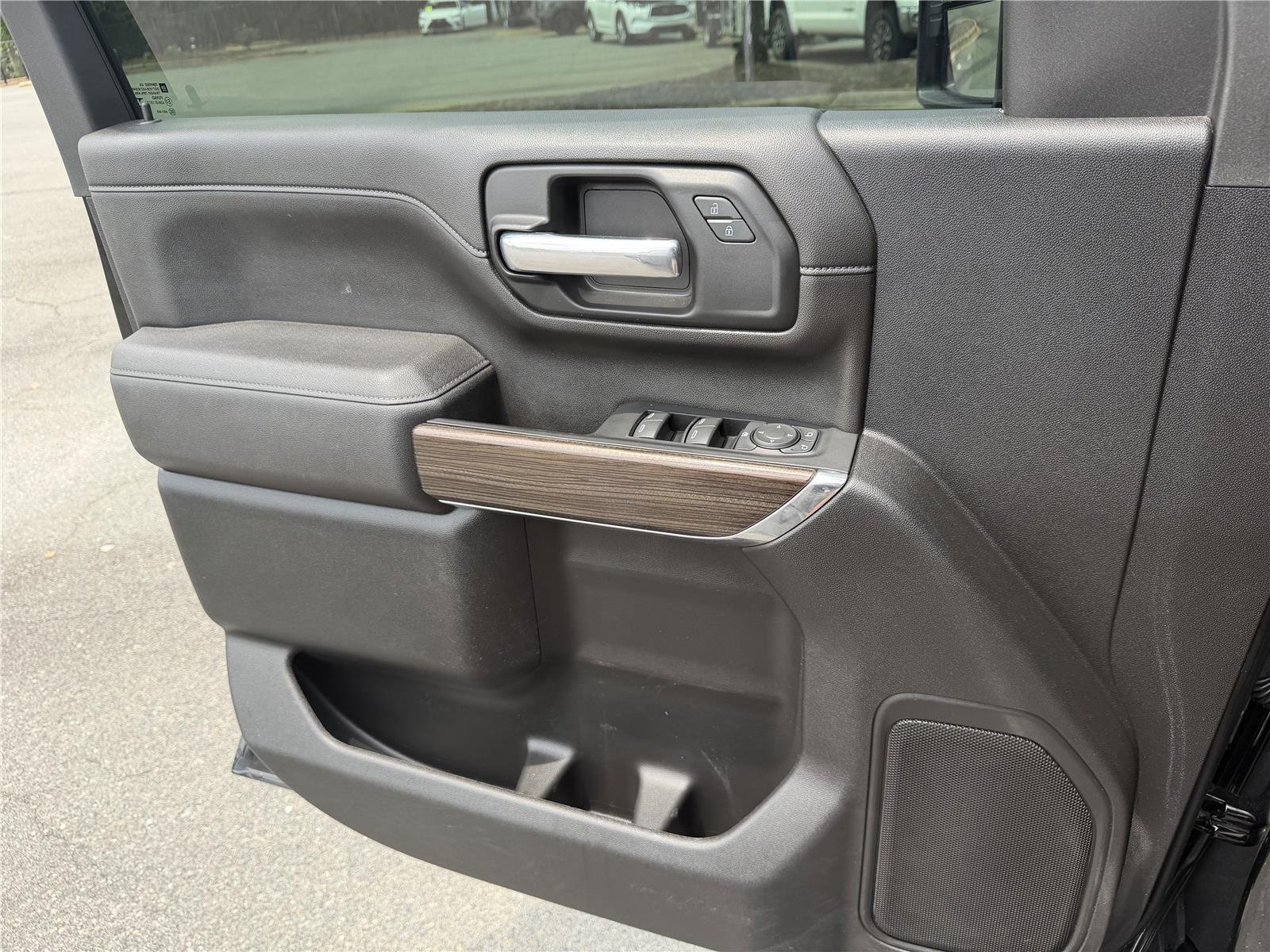 Used 2023 Black Chevrolet LT image 17