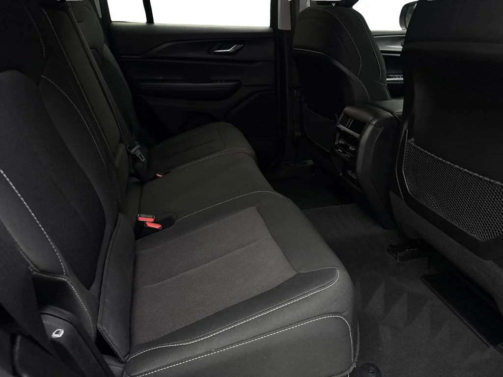 Used 2024 Black Jeep Laredo image 41