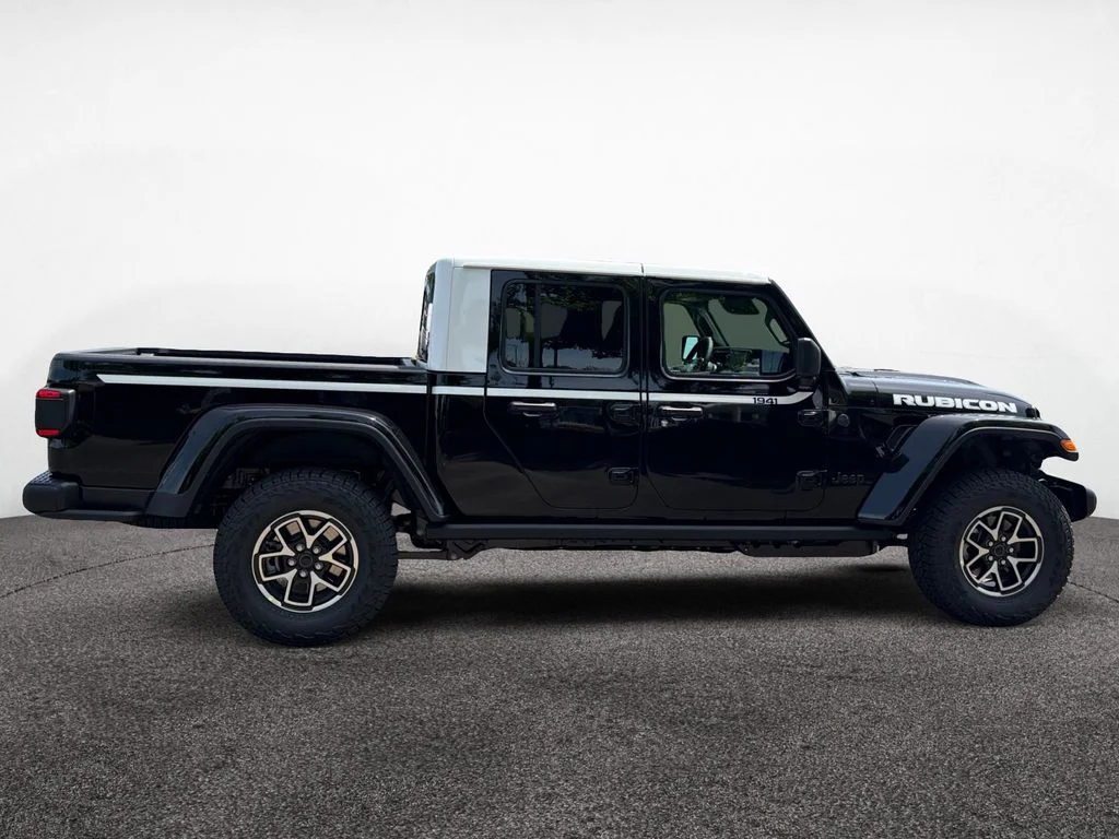 New 2026 Black Clear-Coat Exterior Paint Jeep Rubicon image 6