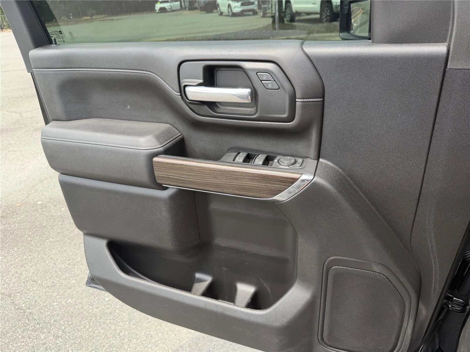 Used 2023 Black Chevrolet LT image 17