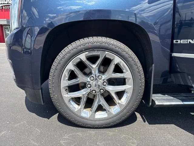 Used 2020 DARK SAPPHIRE BLUE METALLIC GMC Denali image 32
