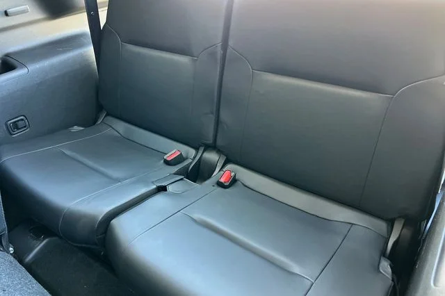 Used 2024  Mitsubishi SE image 17