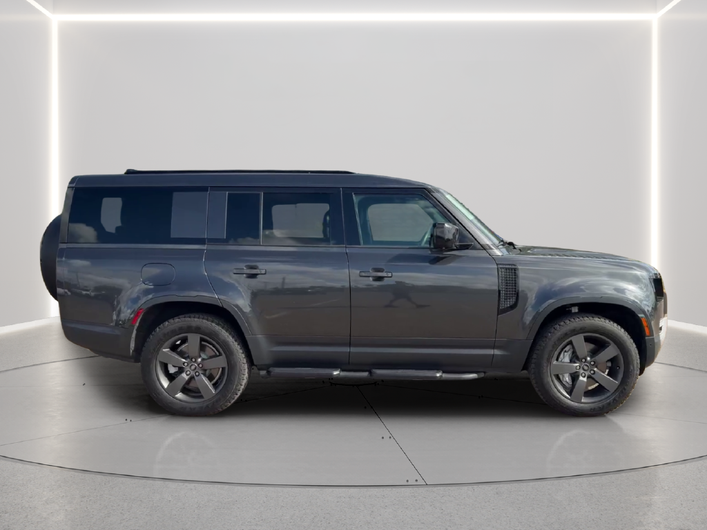 Used 2025 Gray Land Rover S image 4