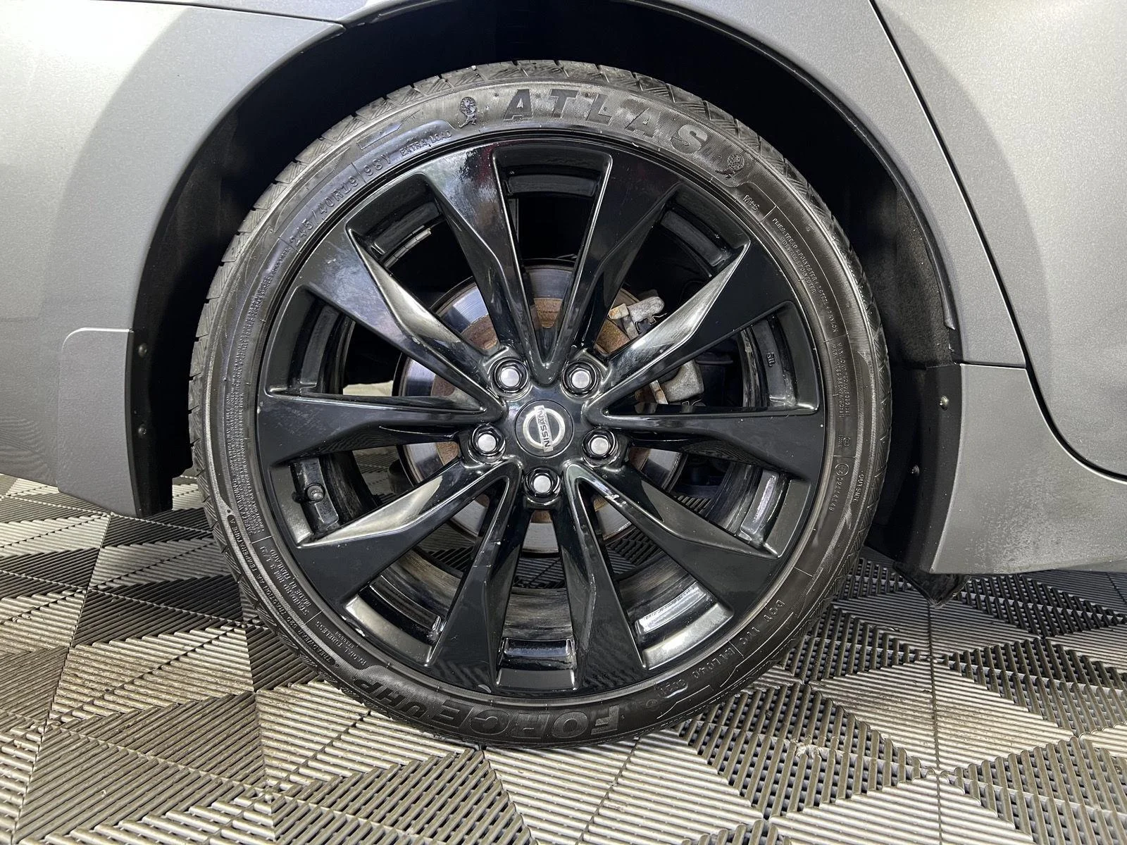 Used 2022 Gun Metallic Nissan SR image 6