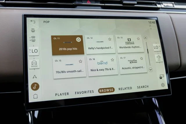 New 2026  Land Rover SE image 37
