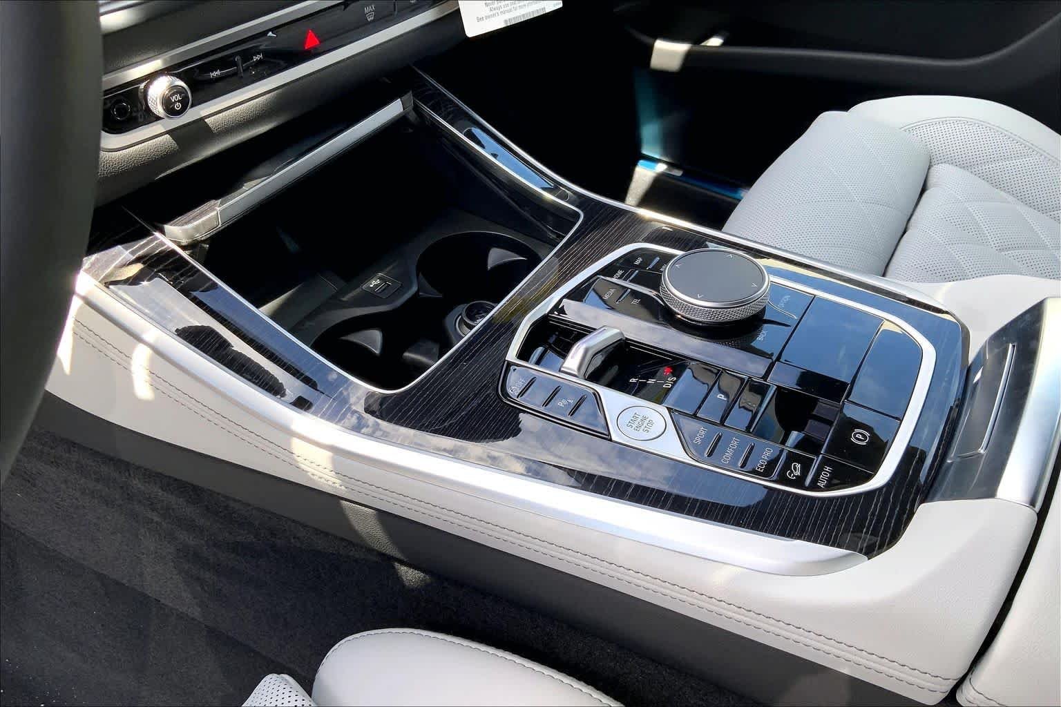 New 2026 Dravit Grey Metallic BMW xDrive40i image 7